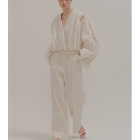 Eenk POUPEE Shirred Collarless Ivory Jacket with detachable sleeves - Picture 6 of 15